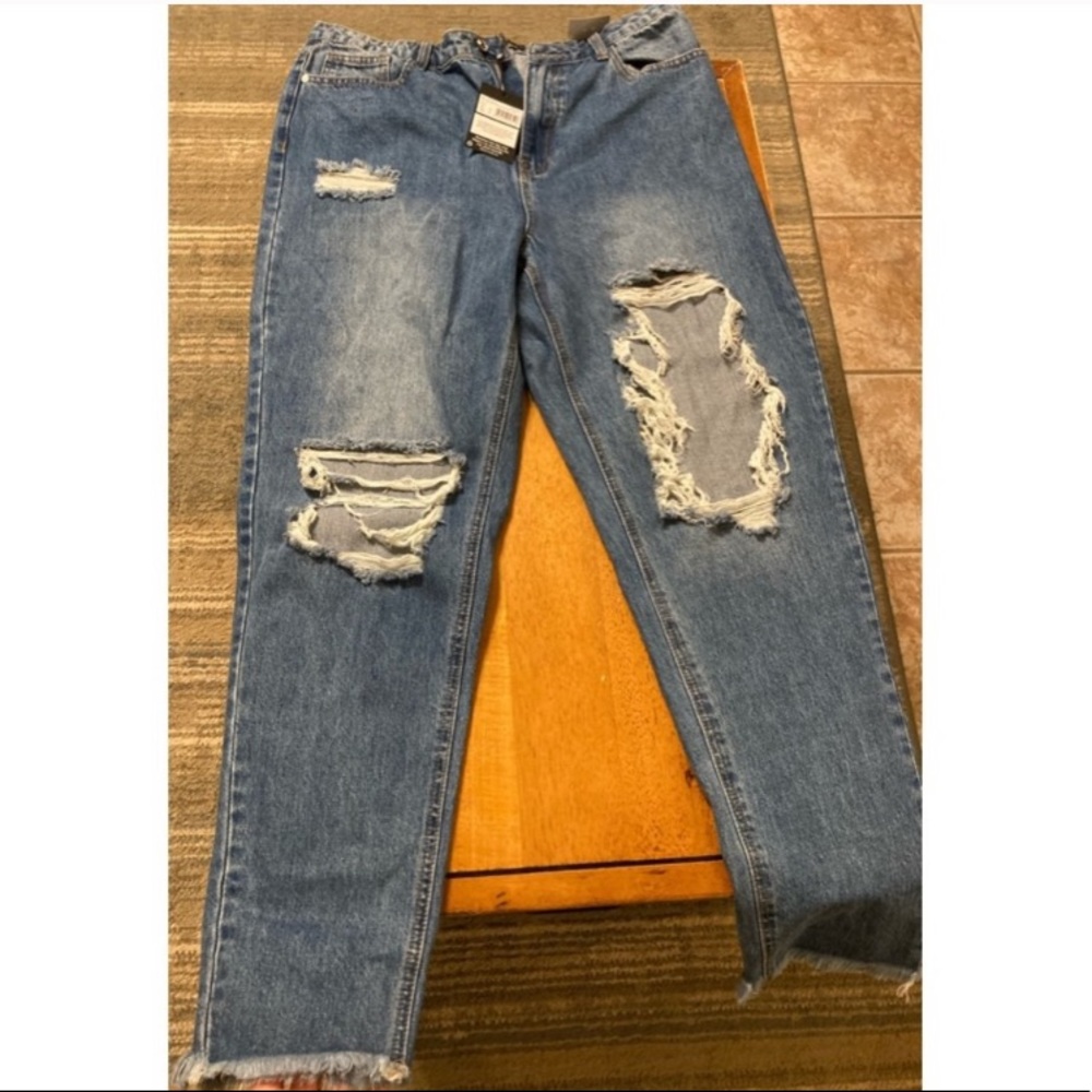 Missguided High Rise Distressed Riot Jeans - Picture 6 of 9